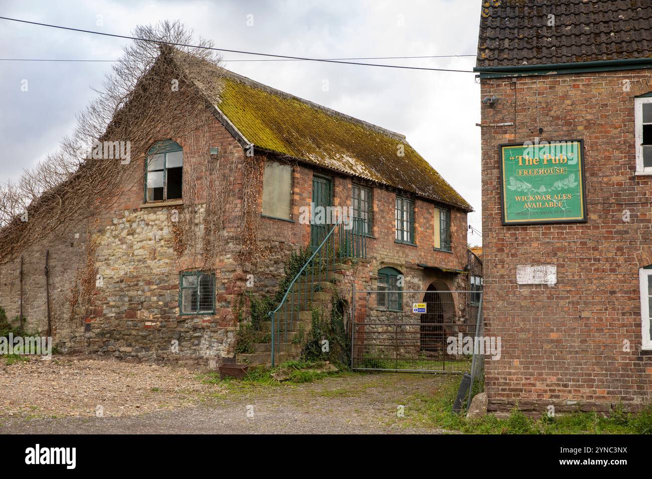 Regno Unito, Inghilterra, Gloucestershire, vale of Berkeley, Purton, Titon Point, ex pub Berkeley Arms sulle rive del fiume Severn Foto Stock