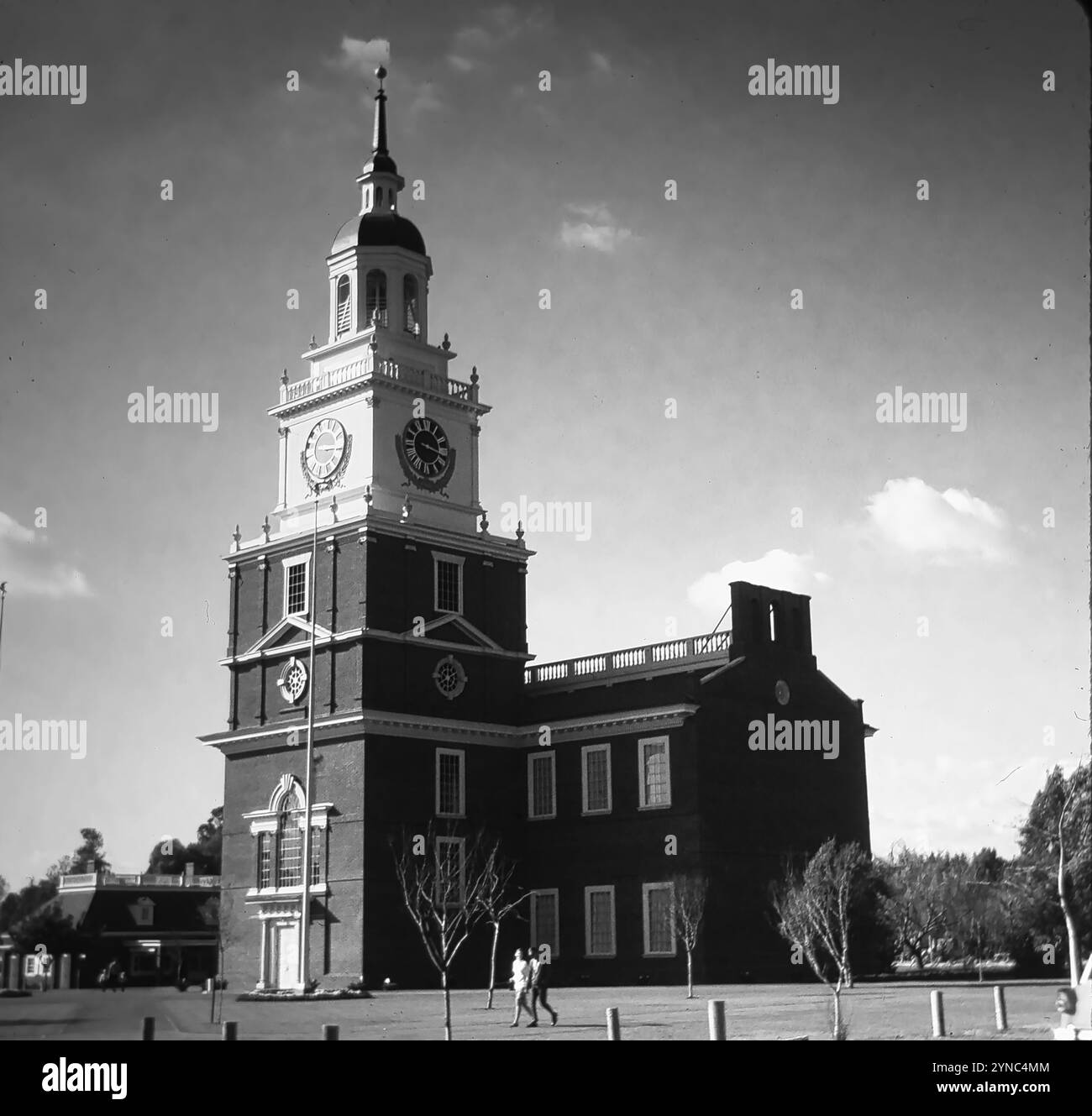 Vintage 1969 Image Independence Hall al parco divertimenti Knotts Berry Farms. Vintage 1969 Image Independence Hall è un'esatta replica mattone per mattone. Foto Stock