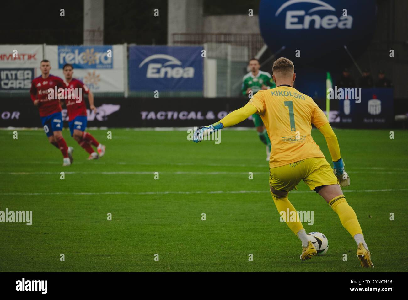 Radomiak Radom portiere Maciej Kikolski durante la partita contro Raków Częstochowa Foto Stock