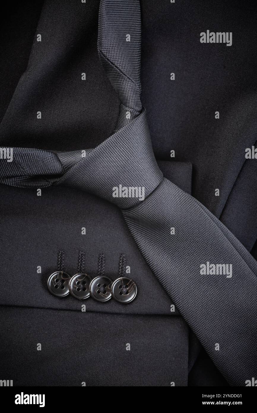 Giacca per abiti uomo alla moda, cravatta con abito nero Foto Stock