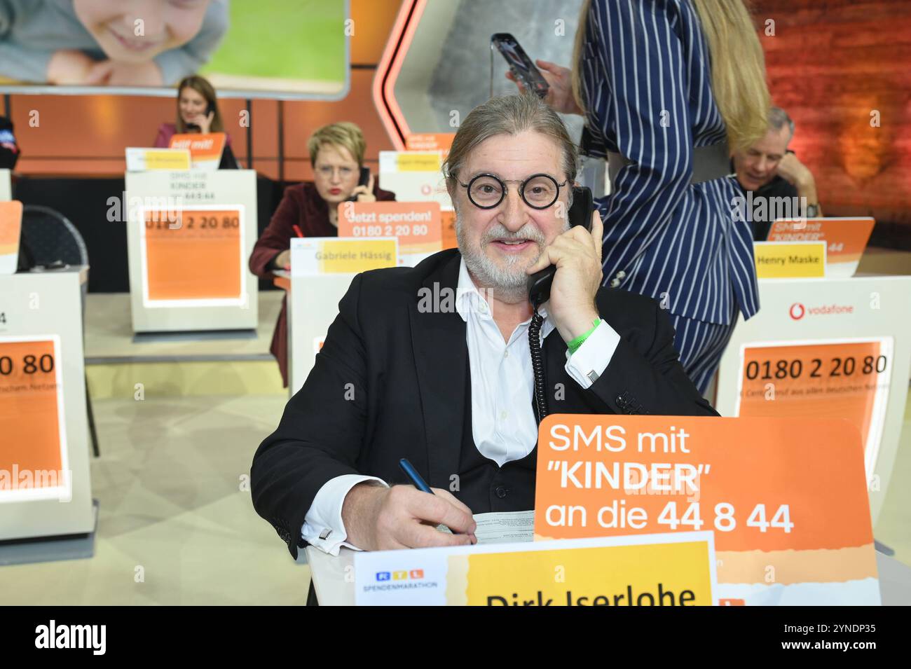 Dirk Iserlohe CEO. Chief Executive Officer der HONESTIS AG und Aufsichtsrat der Dorint GmbH nimmt AM 29. RTL Spendenmarathon wir helfen Kindern 2024 teil *** Dirk Iserlohe Amministratore delegato di HONESTIS AG e membro del Consiglio di vigilanza di Dorint GmbH partecipa al 29 RTL Spendenmarathon wir helfen Kindern 2024 Foto Stock