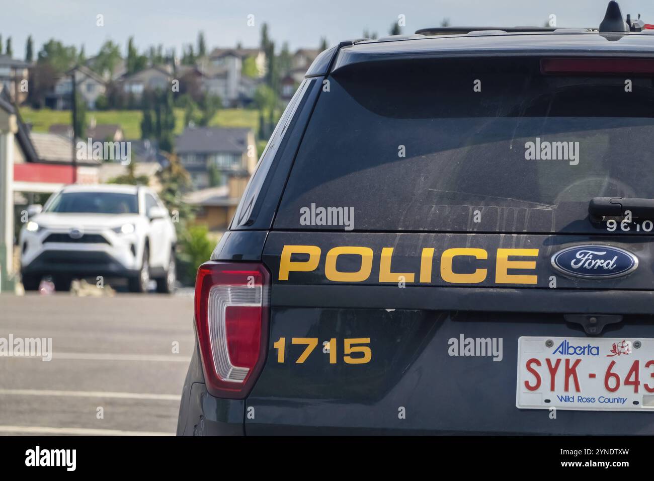 Calgary, Alberta, Canada. 27 giugno 2023. Un primo piano sul retro di un veicolo della polizia di Calgary Foto Stock