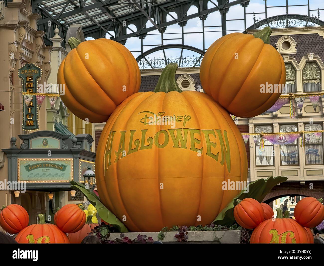 Tokyo, Giappone. 31 ottobre 2023. Una Jack-o'-lanterna durante halloween, una zucca intagliata Foto Stock