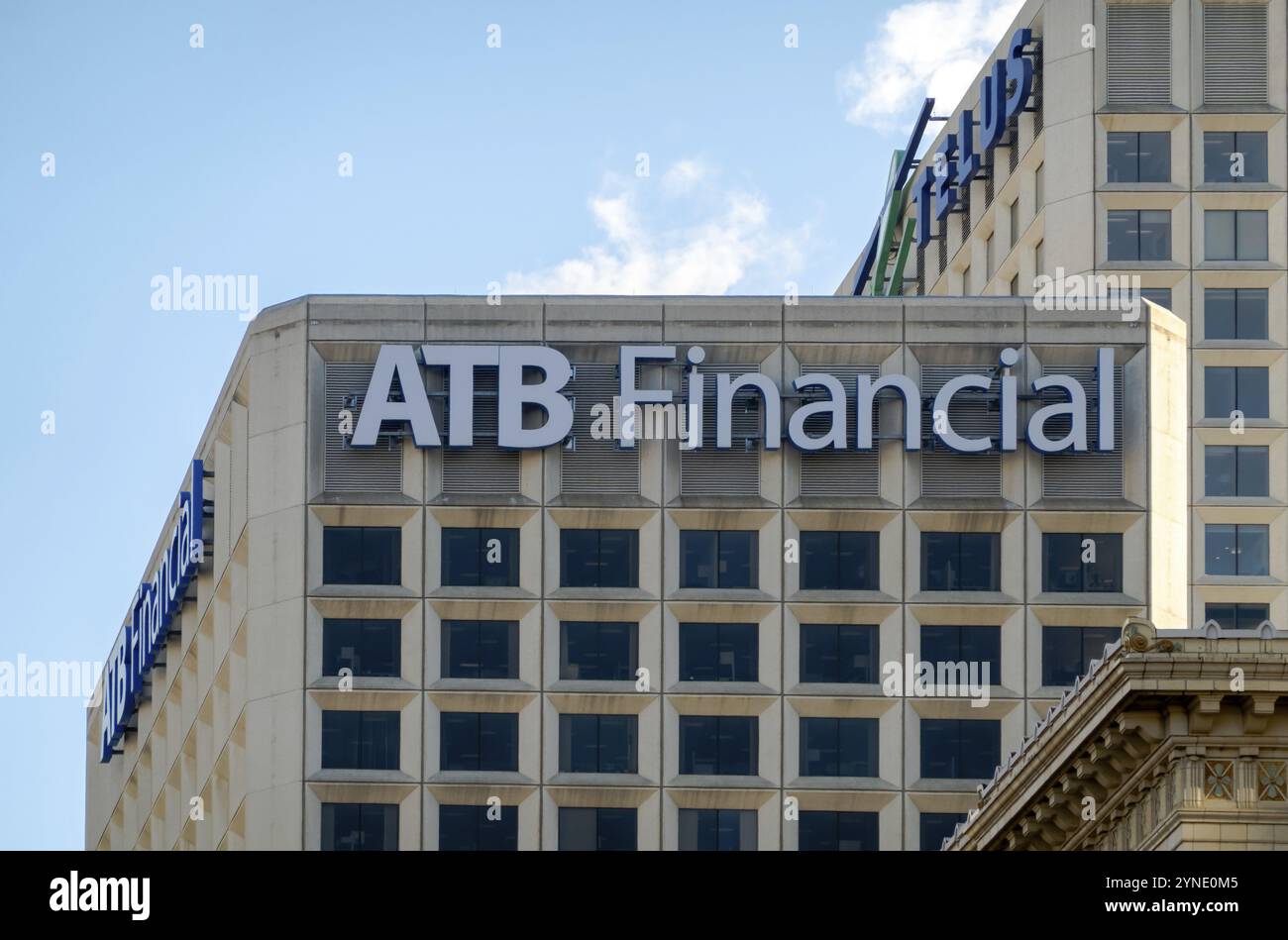Edmonton, Alberta, Canada. 4 aprile 2023. ATB Financial Sign, istituto finanziario e società della Corona interamente di proprietà della provincia dell'Alberta Foto Stock
