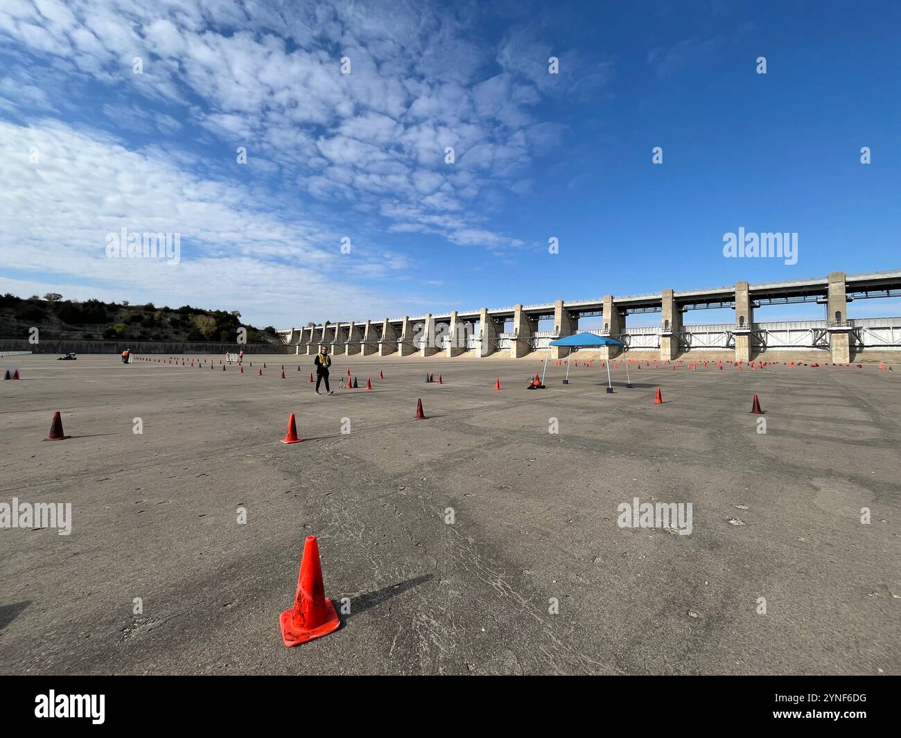 Il lago Tuttle Creek, gestito e mantenuto dal Kansas City District, U.S. Army Corps of Engineers, ha una partnership con la Kansas State University e consente alla Powercat Motorsports di utilizzare la diga per esercitarsi e per ospitare eventi come Formula Wheat. La gara di Formula Wheat del 2024 si è svolta il 19 e 20 ottobre 2024 presso il lago Tuttle Creek a Manhattan, Kansas. Foto Stock