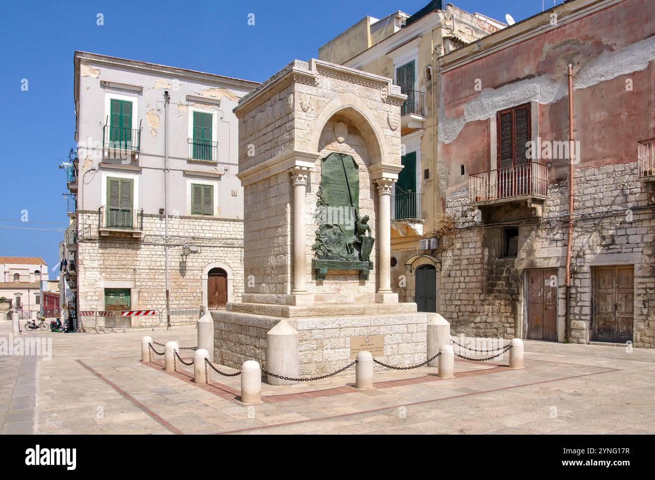 Il Monumento alla Bisfada di Barlette, Piazza della Sfida, Barletta, Barletta-Andria-Trani Provincia, Regione Puglia, Italia Foto Stock