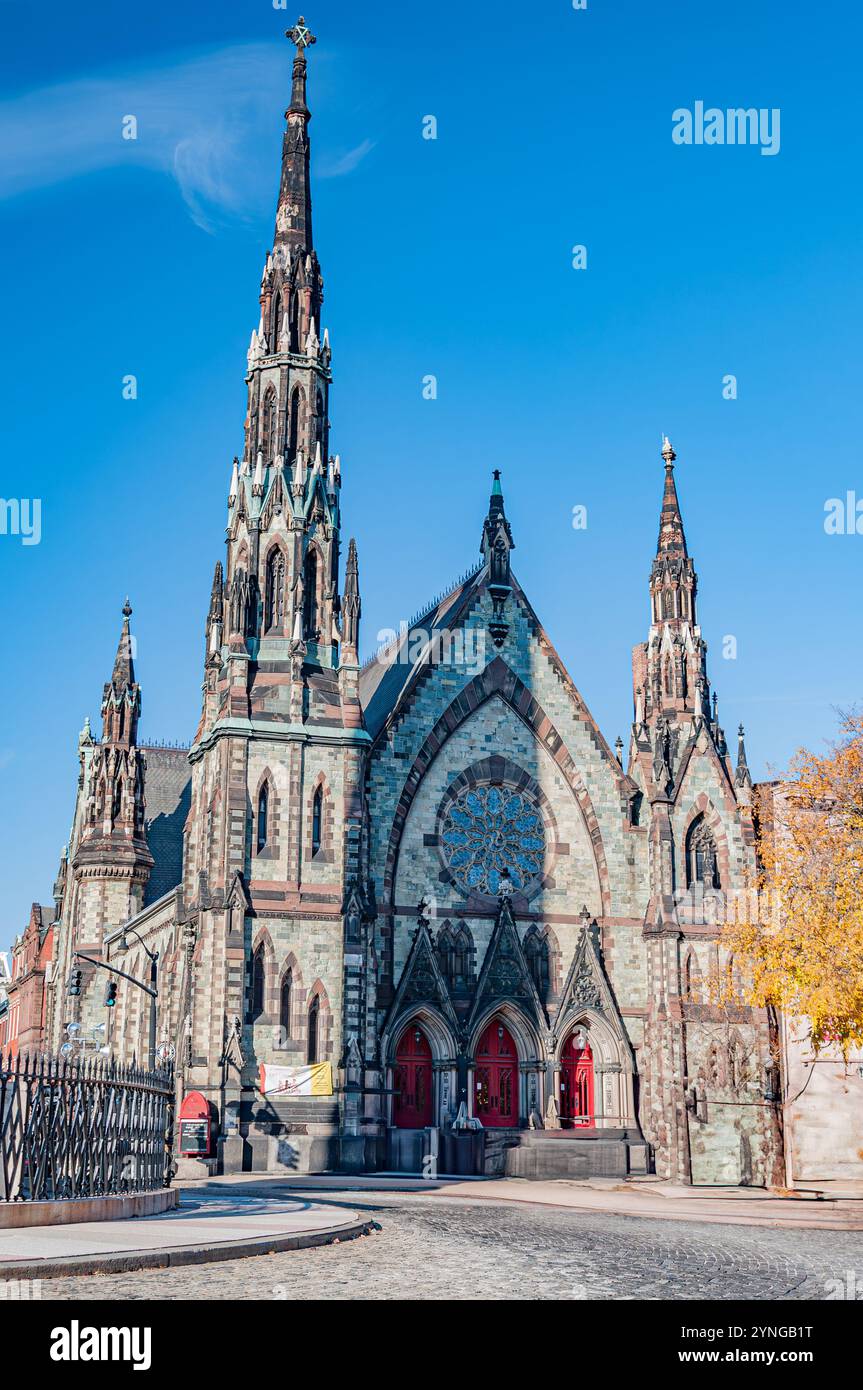 Cobblestone Road che conduce alla United Methodist Church, NT Vernon, Baltimore MD USA Foto Stock