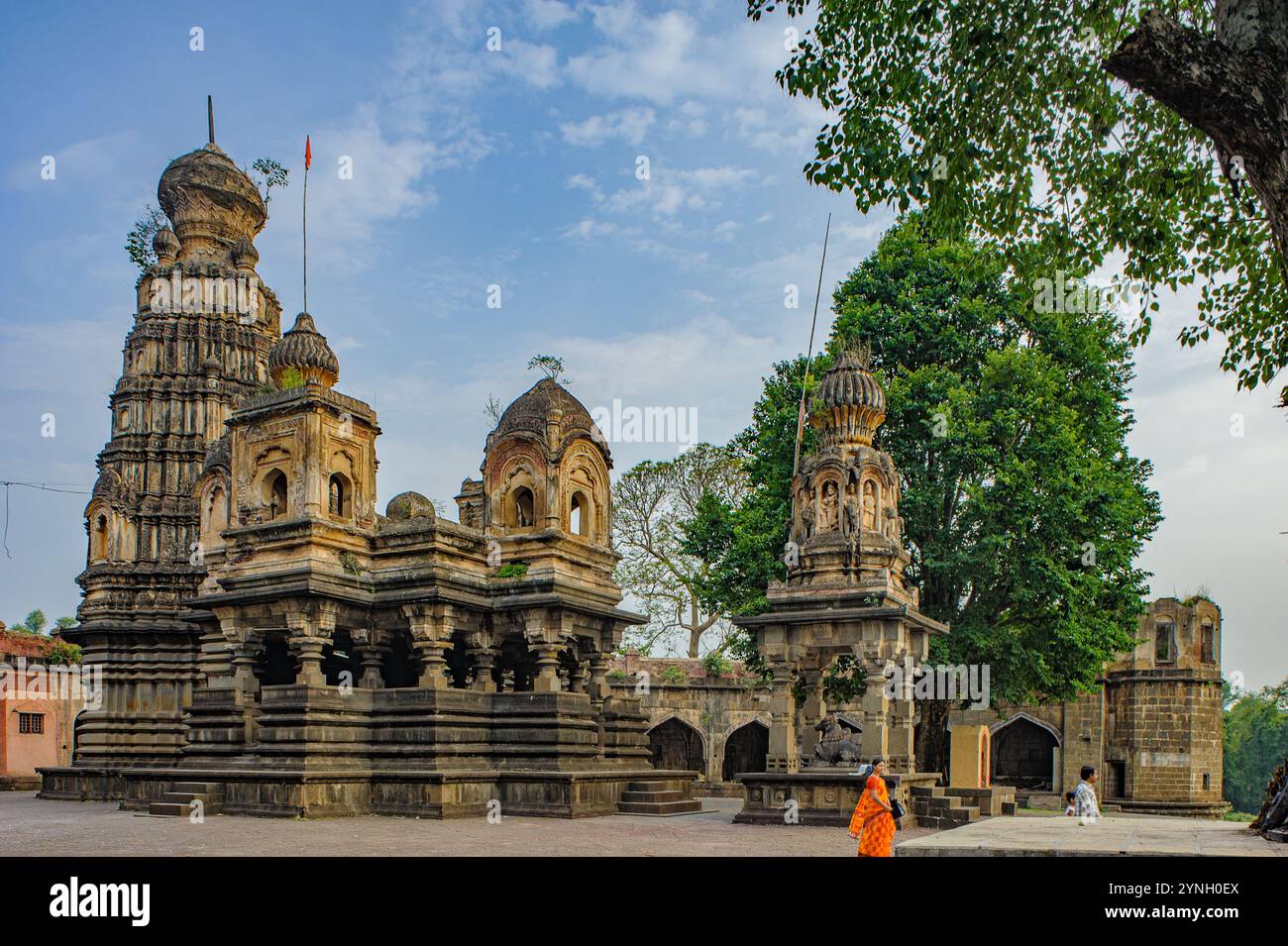 06 05 2014 Shree Kshetra Sangam Mahuli e Kshetra Mahuli sono due templi situati alla confluenza dei fiumi Krishna e Venna a Satara Maharashtra Foto Stock