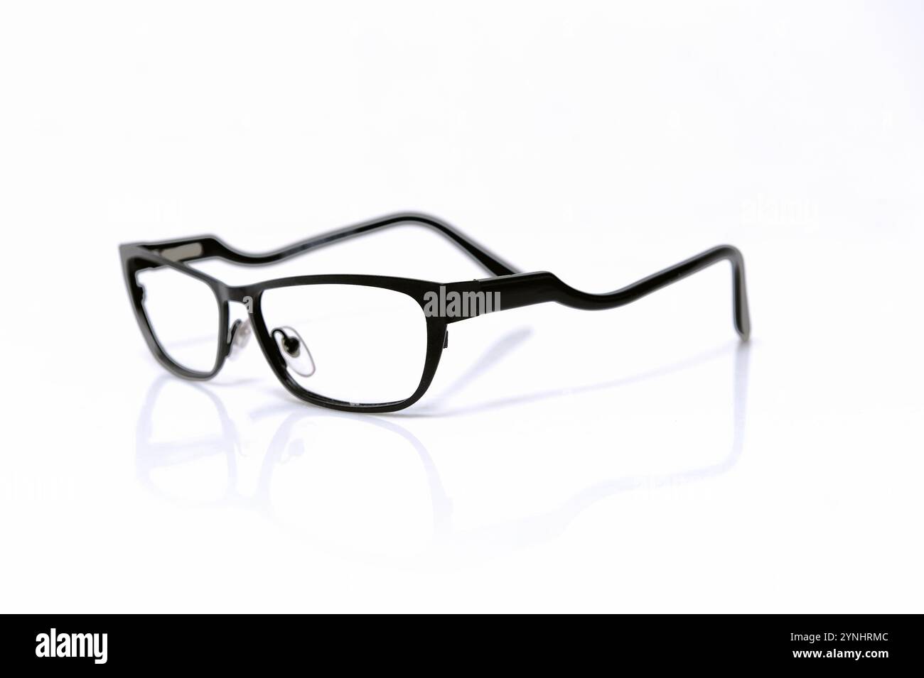 vista, senso, miglioramento, correzione, diottria, difetto, miglioramento, oftalmologo, indossare occhiali, umano, viso, estetica, lenti correttive, Foto Stock