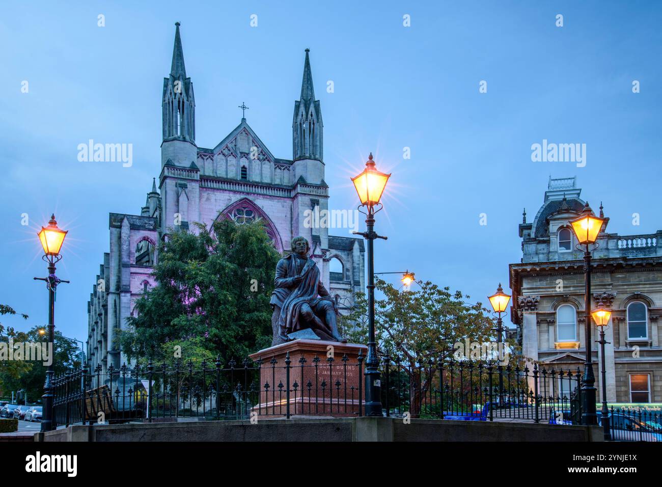 Nuova Zelanda, Isola del Sud, Otago, Dunedin, Cattedrale di St. Paul, scultura di Robert Burns Foto Stock