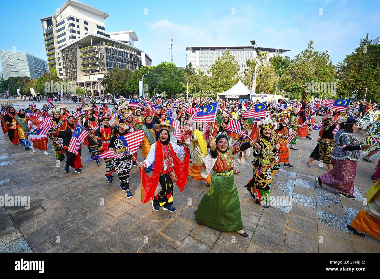 Sfilata di razze e cultura multi-razziali in Malesia durante le prove durante la giornata nazionale della Malesia il 29 agosto a Putrajaya, Malesia Foto Stock