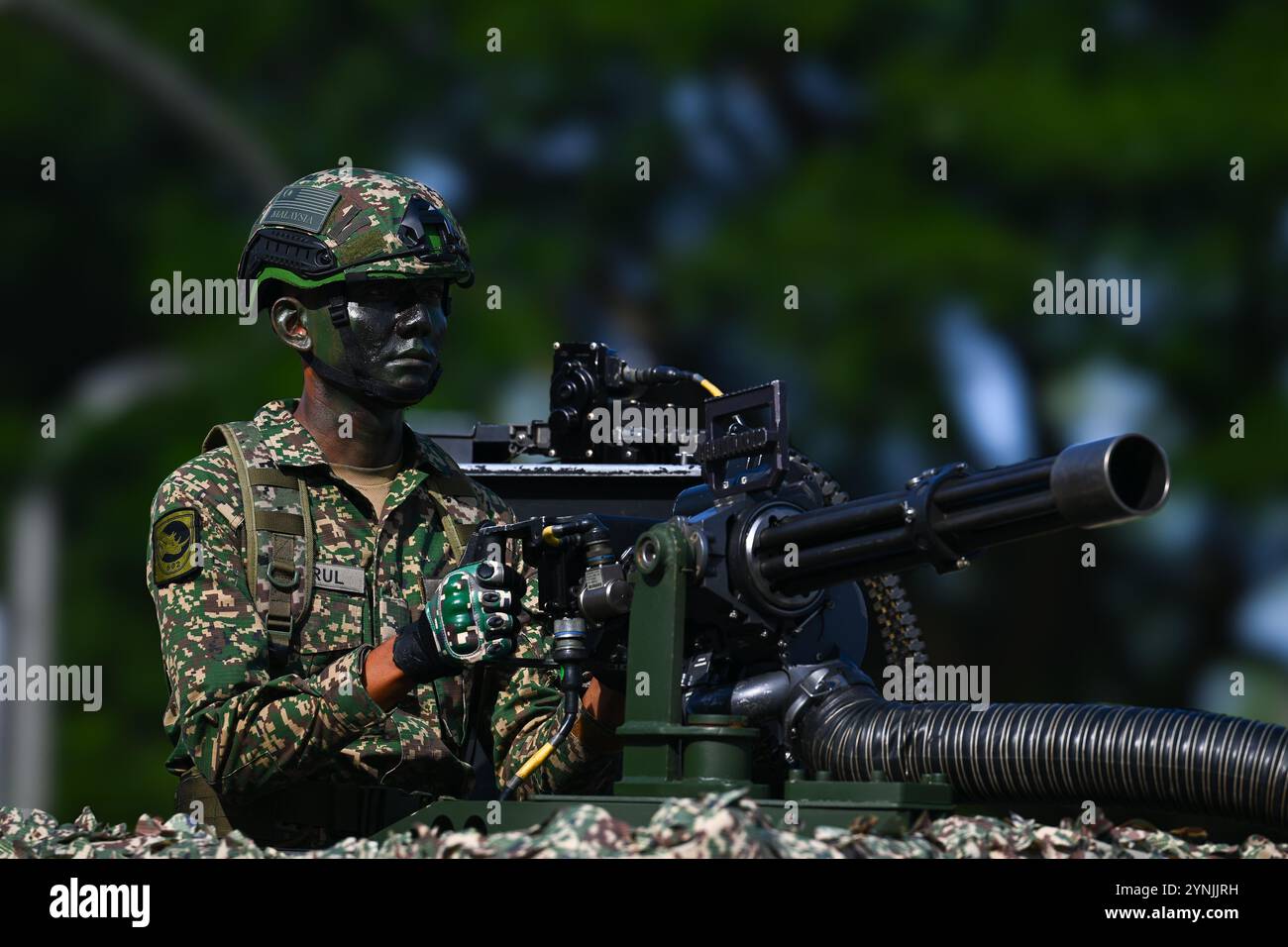 L'esercito malese ha preso parte alle prove durante la giornata nazionale della Malesia il 29 agosto a Putrajaya, in Malesia. Foto Stock