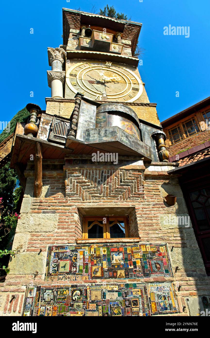 Torre dell'orologio del Rezo Gabriadze Marionette Theater di Tbilisi, Georgia, Tbilisi, Georgia Foto Stock