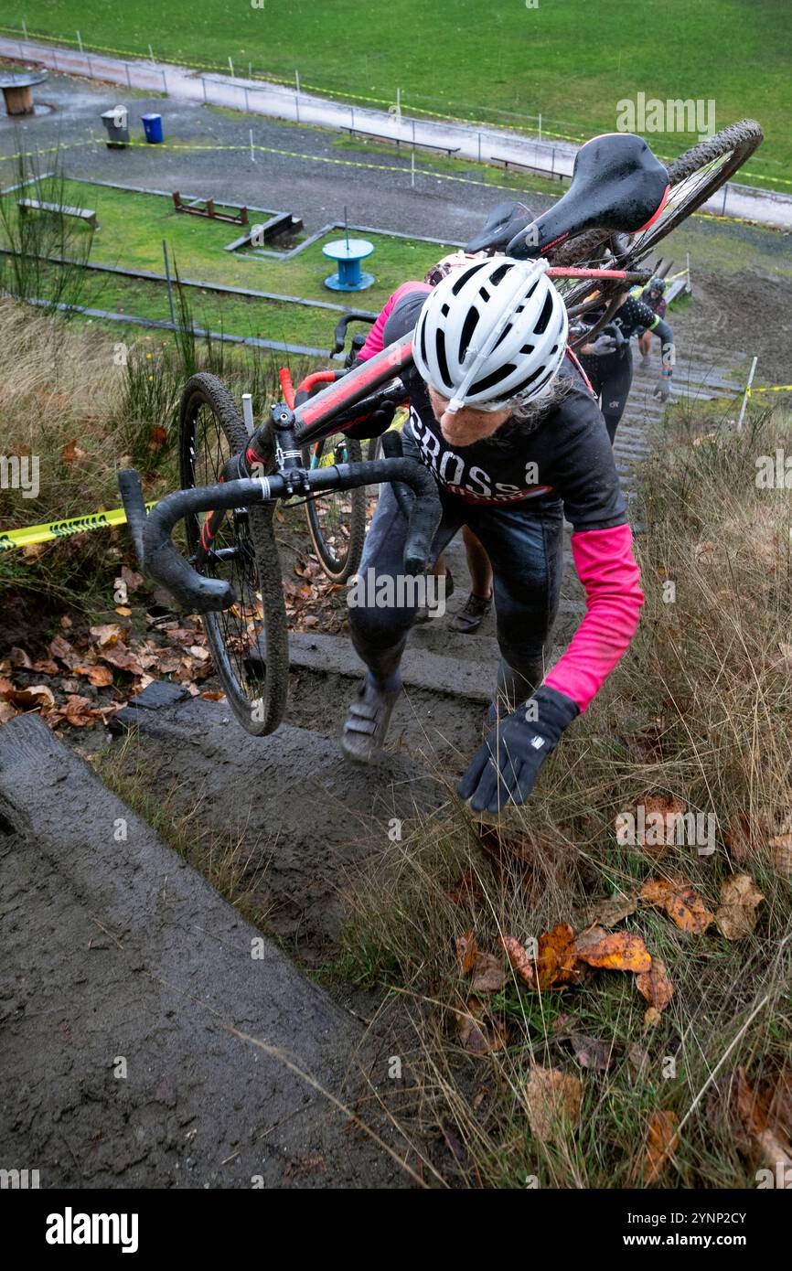 WA26255-00..... WASHINGTON - gara di ciclocross delle donne nel North SeaTac Park, città di SeaTac. Cat 3-4 /40+ 50+ 60+ Vicky Spring MR#S1 Foto Stock