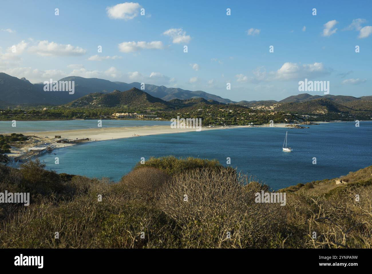 Panorama, Torre di Porto Giunco, Spiaggia di Porto Giunco, Capo Carbonara, Villasimius, Costa del Sud, Sardegna, Italia, Europa Foto Stock