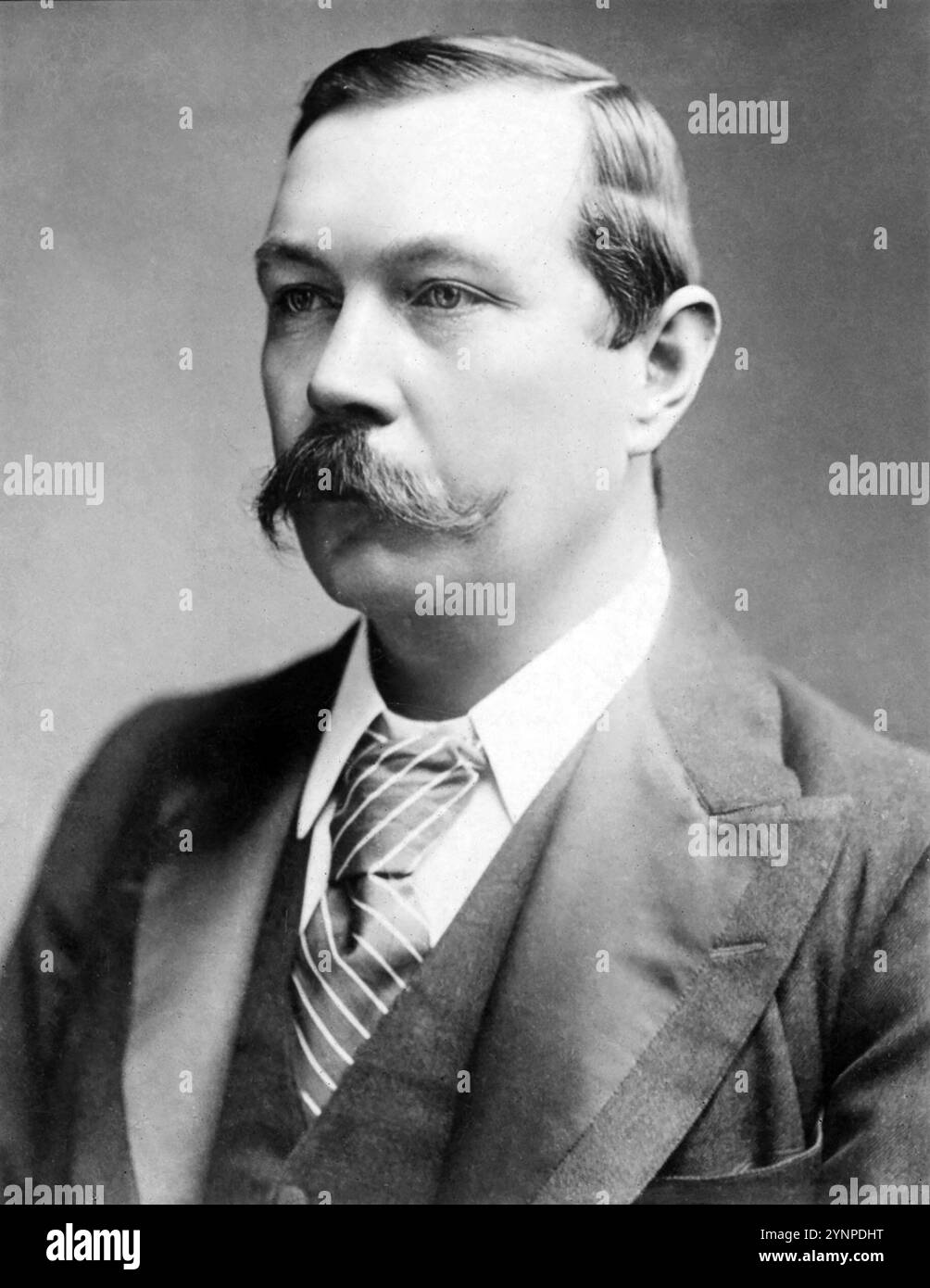 Sigarette Guinea Gold di Ogden n. 326 ritratto del dottor Arthur Conan Doyle, ritagliato da una carta di sigarette Foto Stock
