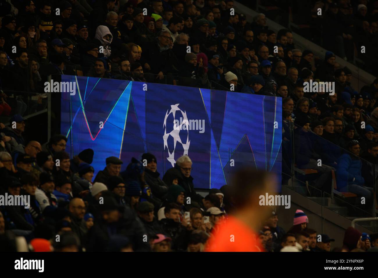 Milano, Italia. 26 novembre 2024. Logo UCL durante la UEFA Champions League 2024/25, partita di calcio tra FC Inter e RB Leipzig il 26 novembre 2024 allo Stadio San Siro '' Giuseppe Meazza'' di Milano, Italia, credito: Nderim Kaceli/Alamy Live News Foto Stock