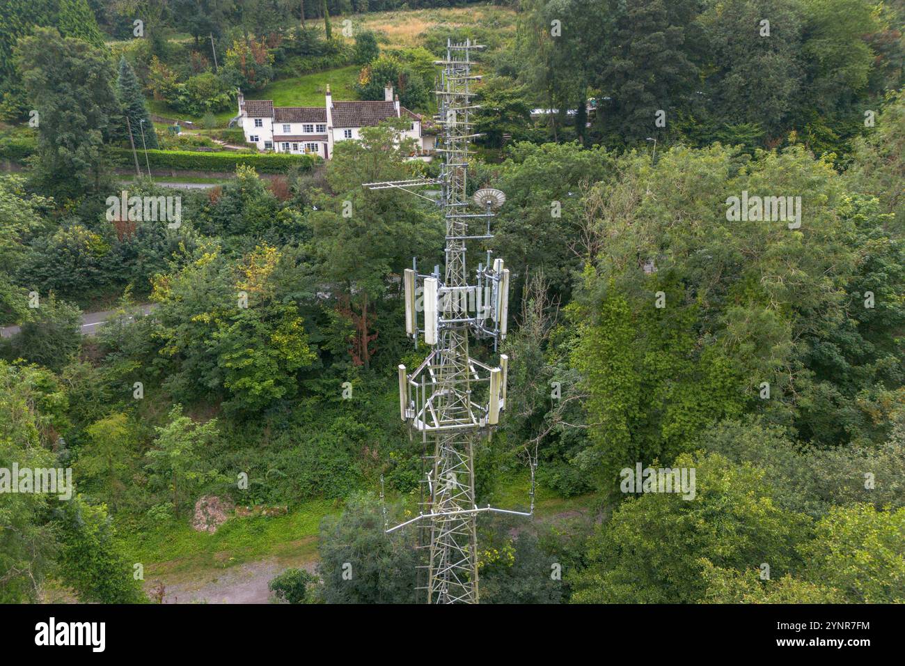 Vista aerea della torre di comunicazione telefonica, Ironbridge, Shropshire, Regno Unito. Foto Stock