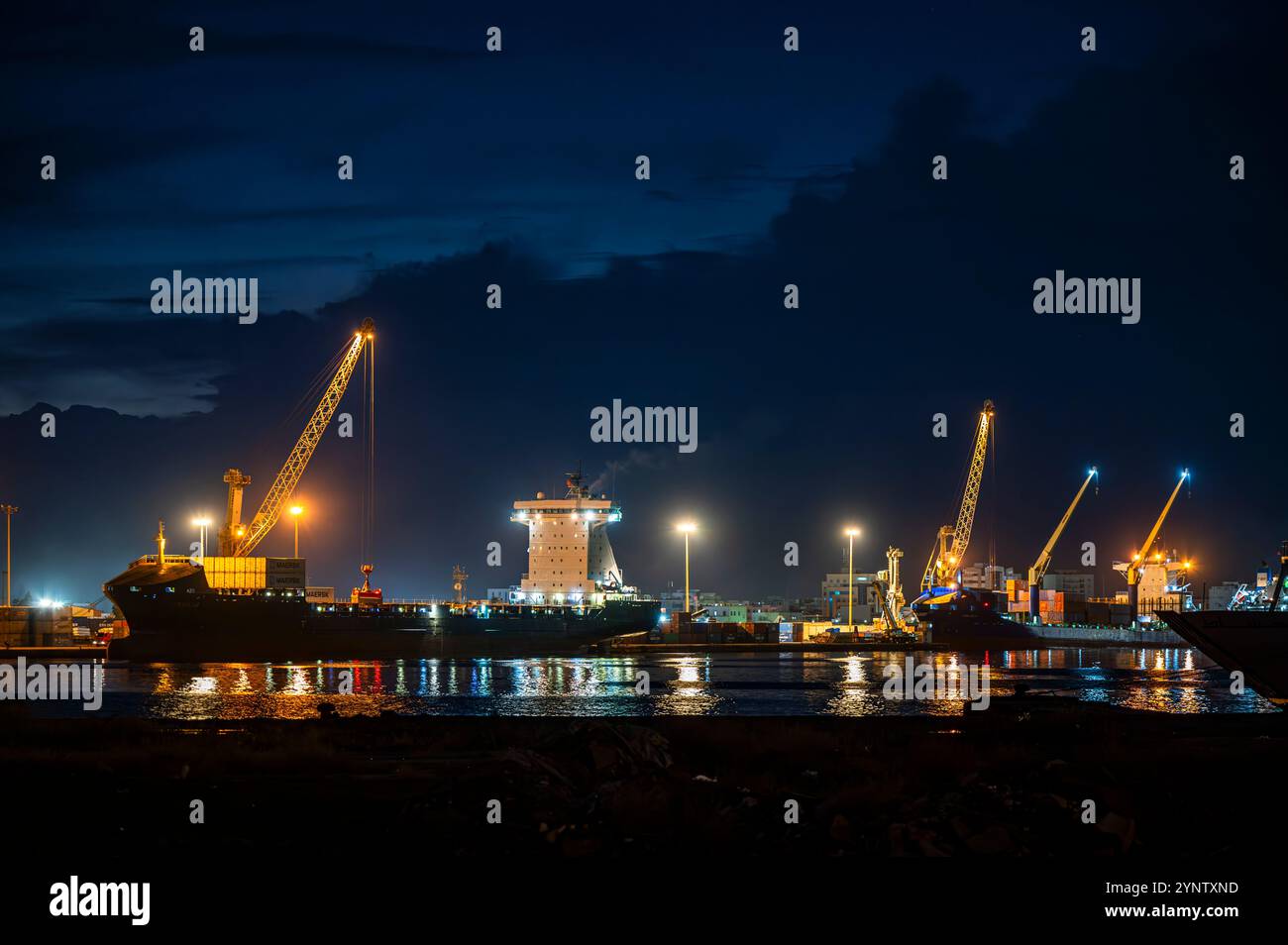 Sfax, Tunisia - 11 novembre 2024: Nave container Annaba nel porto di Sfax. Foto Stock