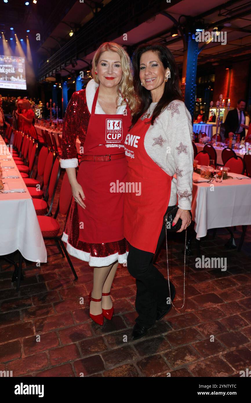 DATA DI REGISTRAZIONE NON DICHIARATA MEHR ALS EINE WARME MAHLZEIT 26.11.2024 Sandra Quadflieg, Nina-Marlisa Lenzi, Charity-Essen Mehr als eine warme Mahlzeit in der Fischauktionshalle, Amburgo, 26.11.2024 *** più DI Un pasto CALDO 26 11 2024 Sandra Quadflieg, Nina Marlisa Lenzi, Charity Essen più di un pasto CALDO nella sala d'asta di pesce, Amburgo, Copyright 26 11 2024 Foto Stock