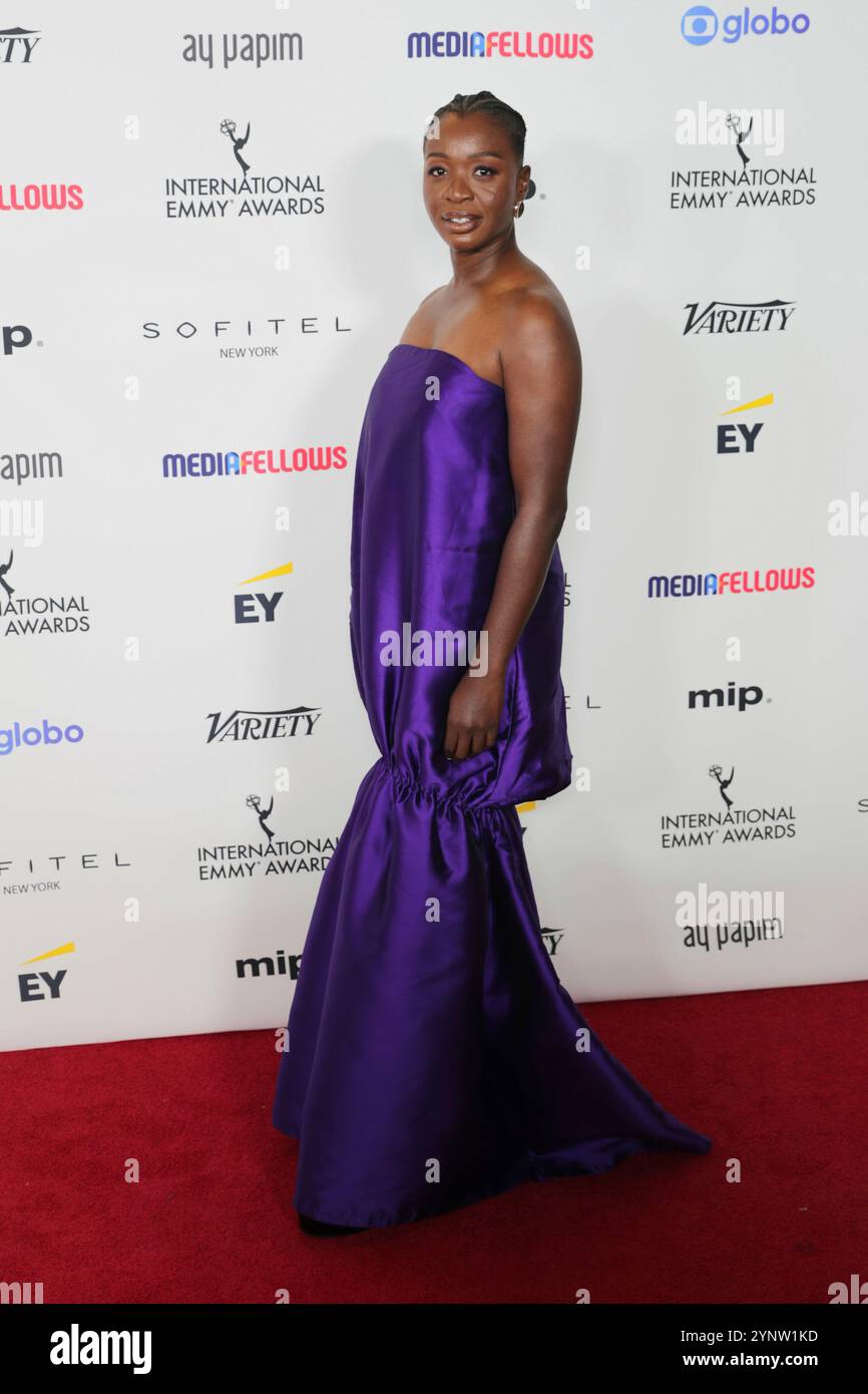 New York. 25 novembre 2024. NEW YORK, NEW YORK - NOVEMBRE 25: L'attrice nigeriana Folake Olowofoyeku partecipa al 52° International Emmy Awards al New York Hilton il 25 novembre 2024 a New York City. La serata ha celebrato il talento globale e l'eccellenza della televisione, attirando stelle da tutto il mondo. (Crediti: Giada Papini Rampelotto/EuropaNewswire)./dpa/Alamy Live News Foto Stock