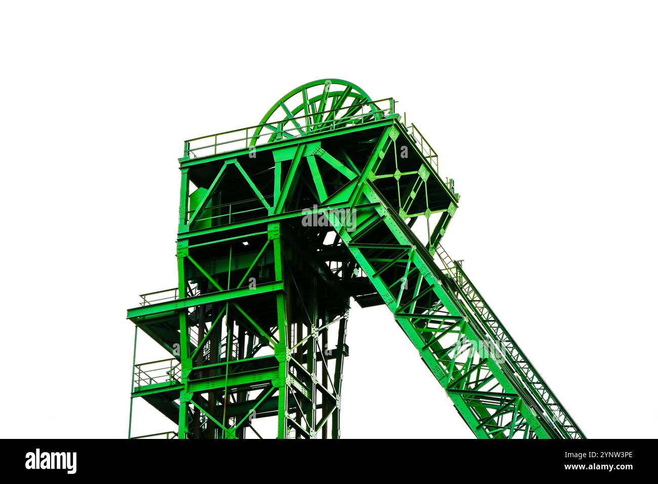 Tortuosa torre di una miniera in disuso nell'area della Ruhr. Foto Stock