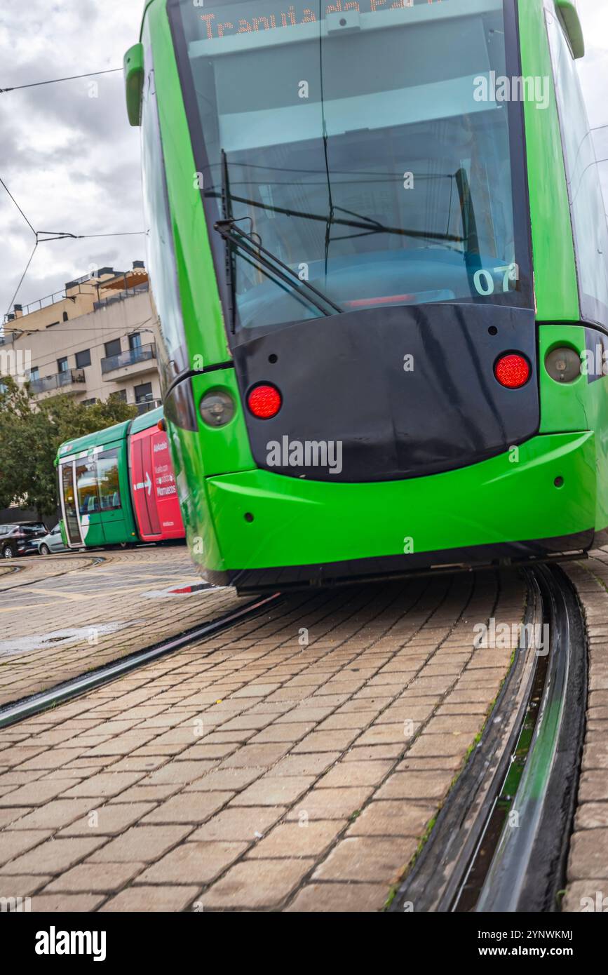Sempre più città stanno scommettendo sul recupero e l'espansione delle loro reti tranviarie. Alcuni dei vantaggi di avere Foto Stock