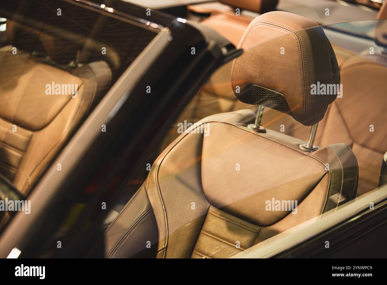 Immagine a colori primo piano di un poggiatesta di un seggiolino per auto. Foto Stock