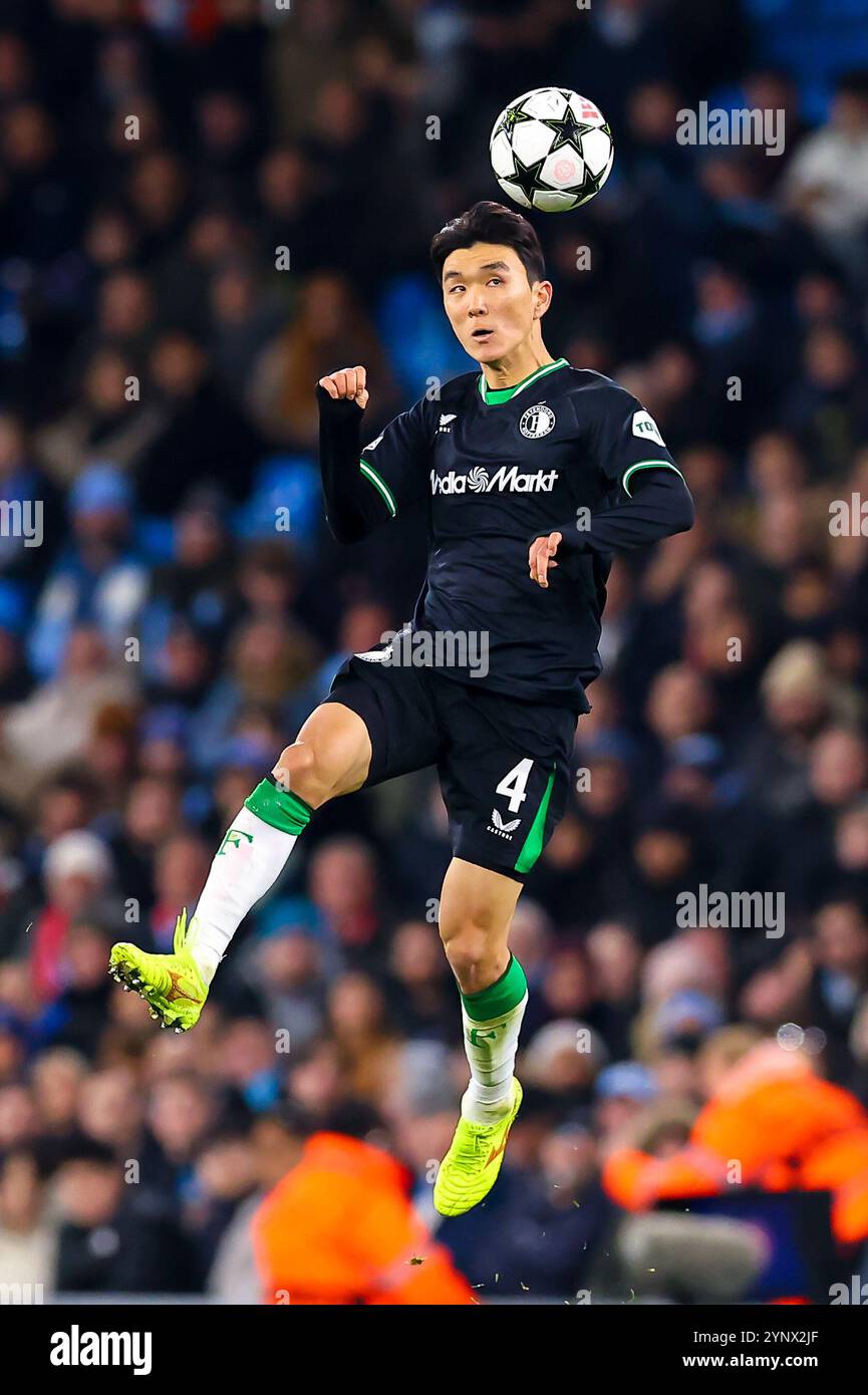 Manchester, Regno Unito. 26 novembre 2024. Hwang in-Beom of Feyenoord durante la partita di Manchester City FC vs Feyenoord UEFA Champions League Round 1 stage all'Etihad Stadium, Manchester, Inghilterra, Regno Unito il 26 novembre 2024 Credit: Every Second Media/Alamy Live News Foto Stock