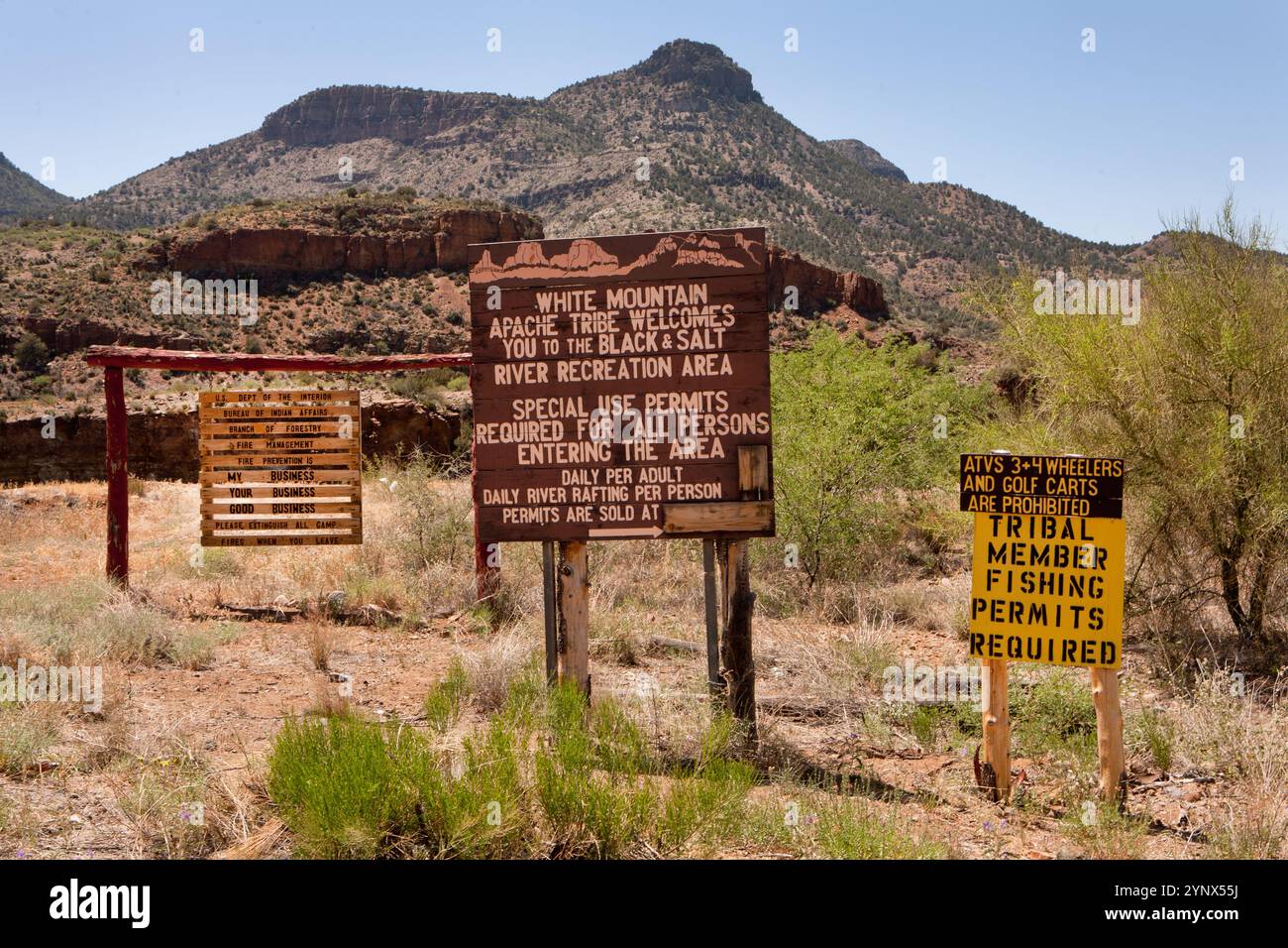 Segnaletica presso l'area ricreativa di Black and Salt River, Arizona. Foto Stock
