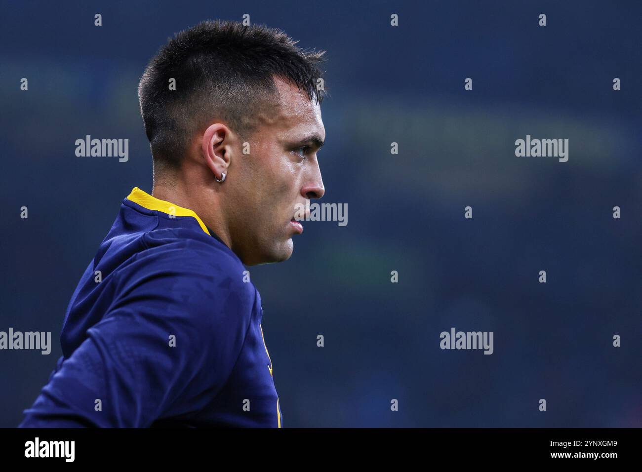 Milano, Italia. 26 novembre 2024. Lautaro Martinez di FC Internazionale guarda durante la fase di UEFA Champions League 2024/25 - Matchday5 partita di calcio tra FC Internazionale e RB Leipzig allo stadio San Siro credito: dpa/Alamy Live News Foto Stock