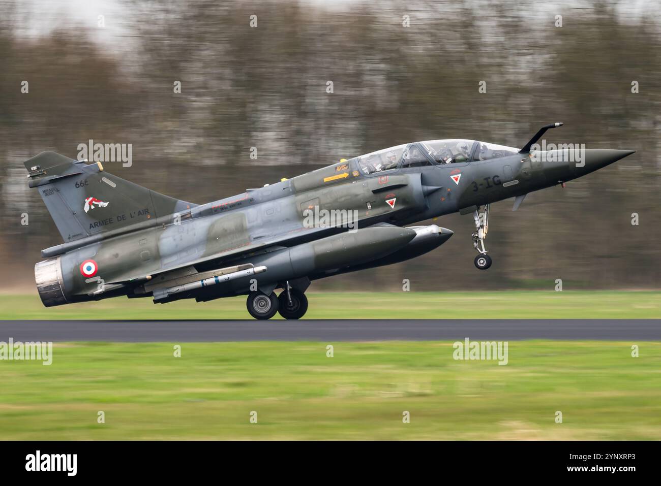 Un caccia jet di quarta generazione Dassault Mirage 2000 monomotore, ala delta dell'aeronautica militare francese. Foto Stock