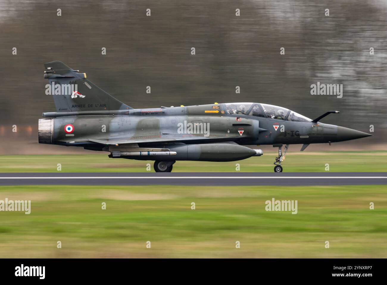 Un caccia jet di quarta generazione Dassault Mirage 2000 monomotore, ala delta dell'aeronautica militare francese. Foto Stock