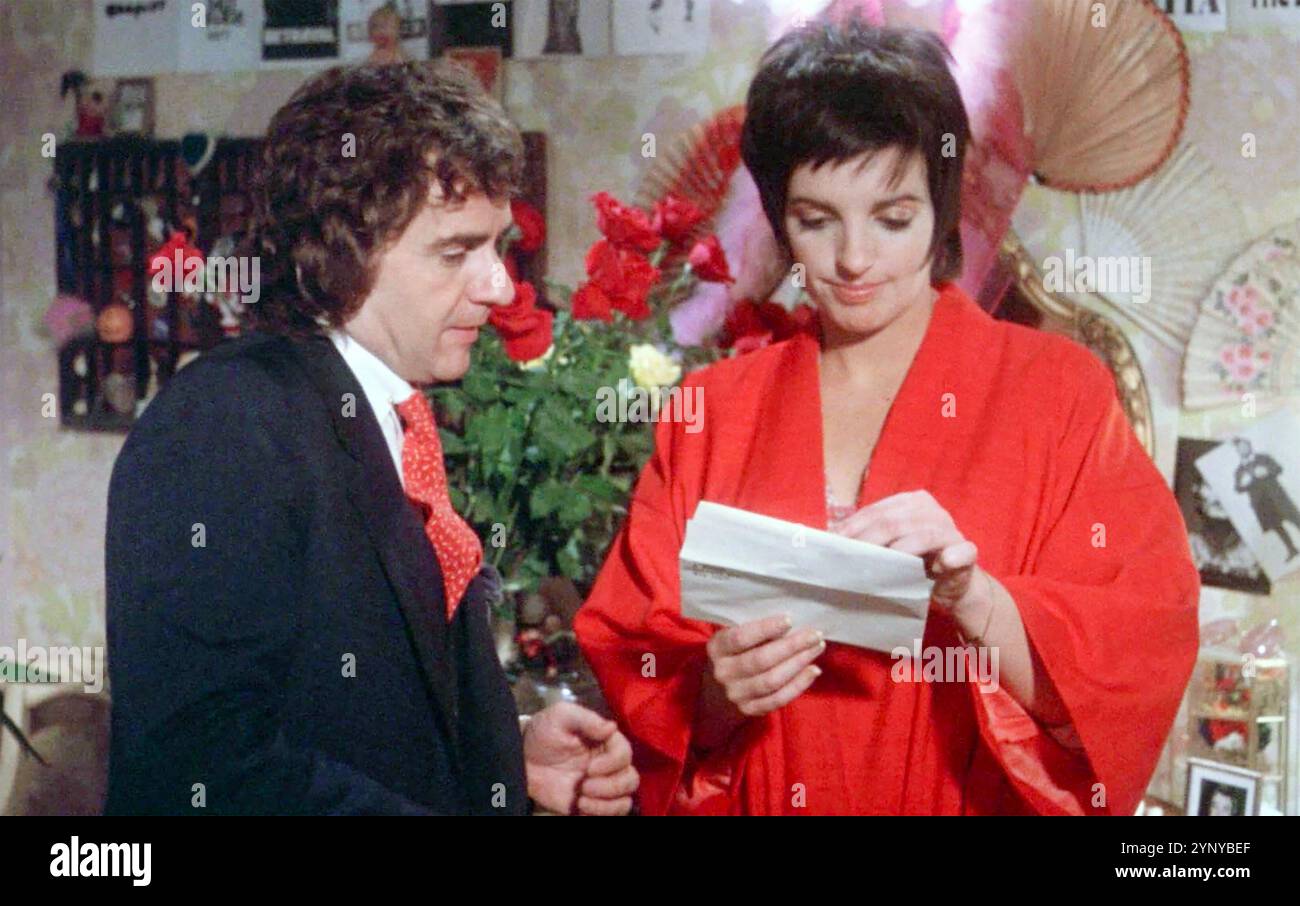 ARTHUR 1981 Warner Bros. Film con Liza Minnelli nel ruolo di Linda Marolla e Dudley Moore nel ruolo di Arthur Bach Foto Stock