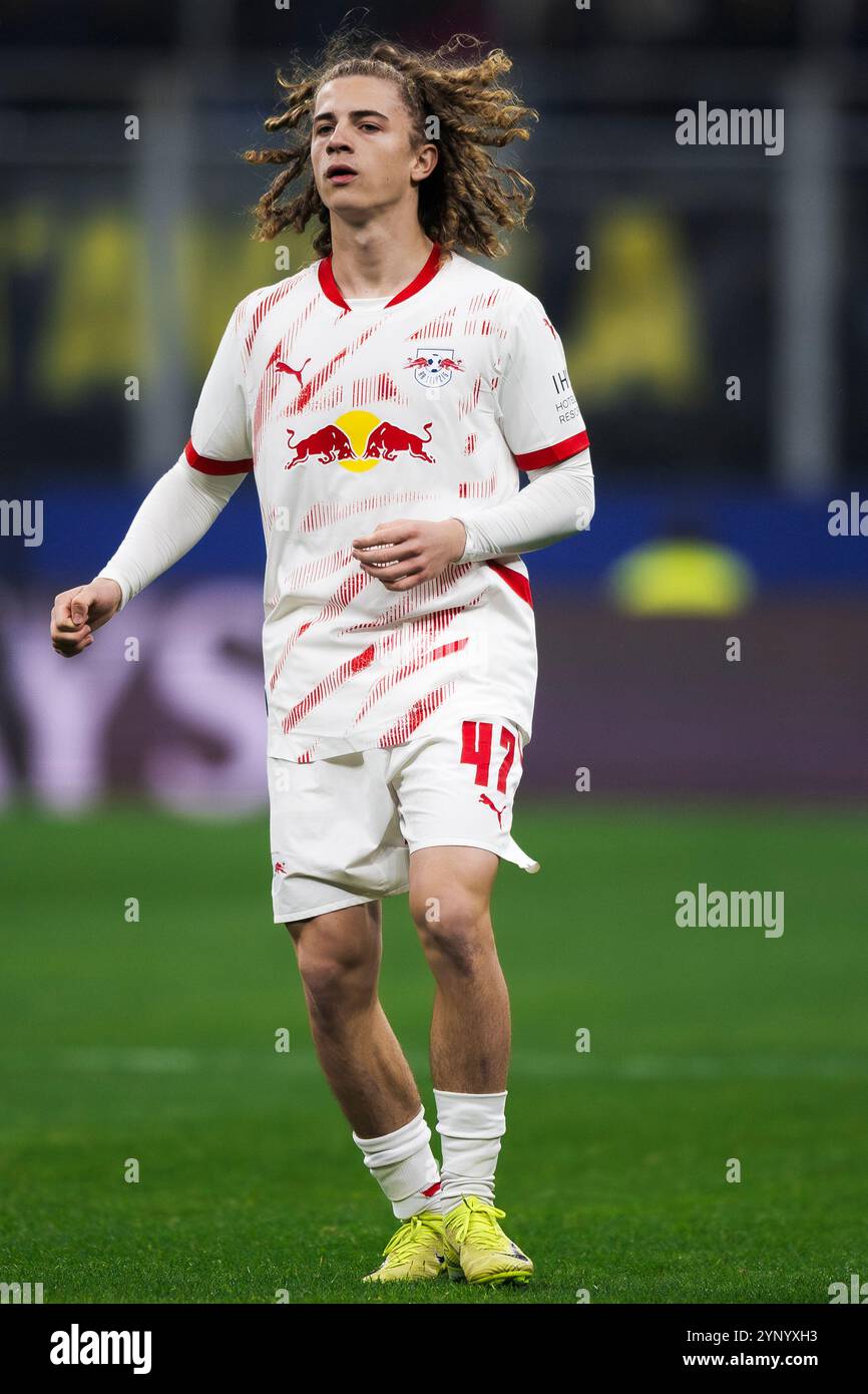 Milano, Italia. 26 novembre 2024. Viggo Gebel dell'RB Leipz durante la partita di calcio della fase di UEFA Champions League 2024/25 tra FC Internazionale e RB Leipzig. Crediti: Nicolò campo/Alamy Live News Foto Stock