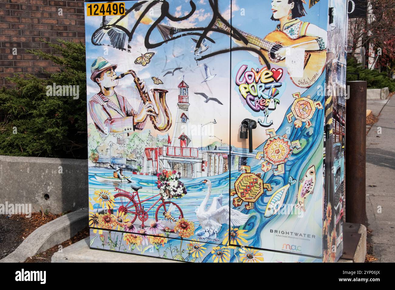 Murale Love Port Credit su una scatola di controllo del traffico elettrico in Lakeshore Road West a Mississauga, Toronto, Ontario, Canada Foto Stock