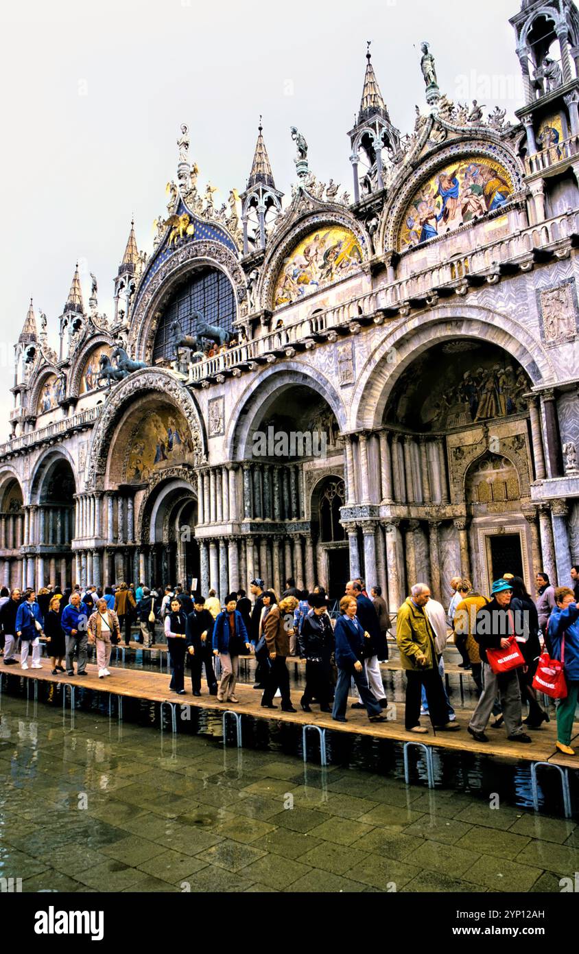 Aqua alta, acqua alta, San Marco, Venezia, Italia. Foto Stock
