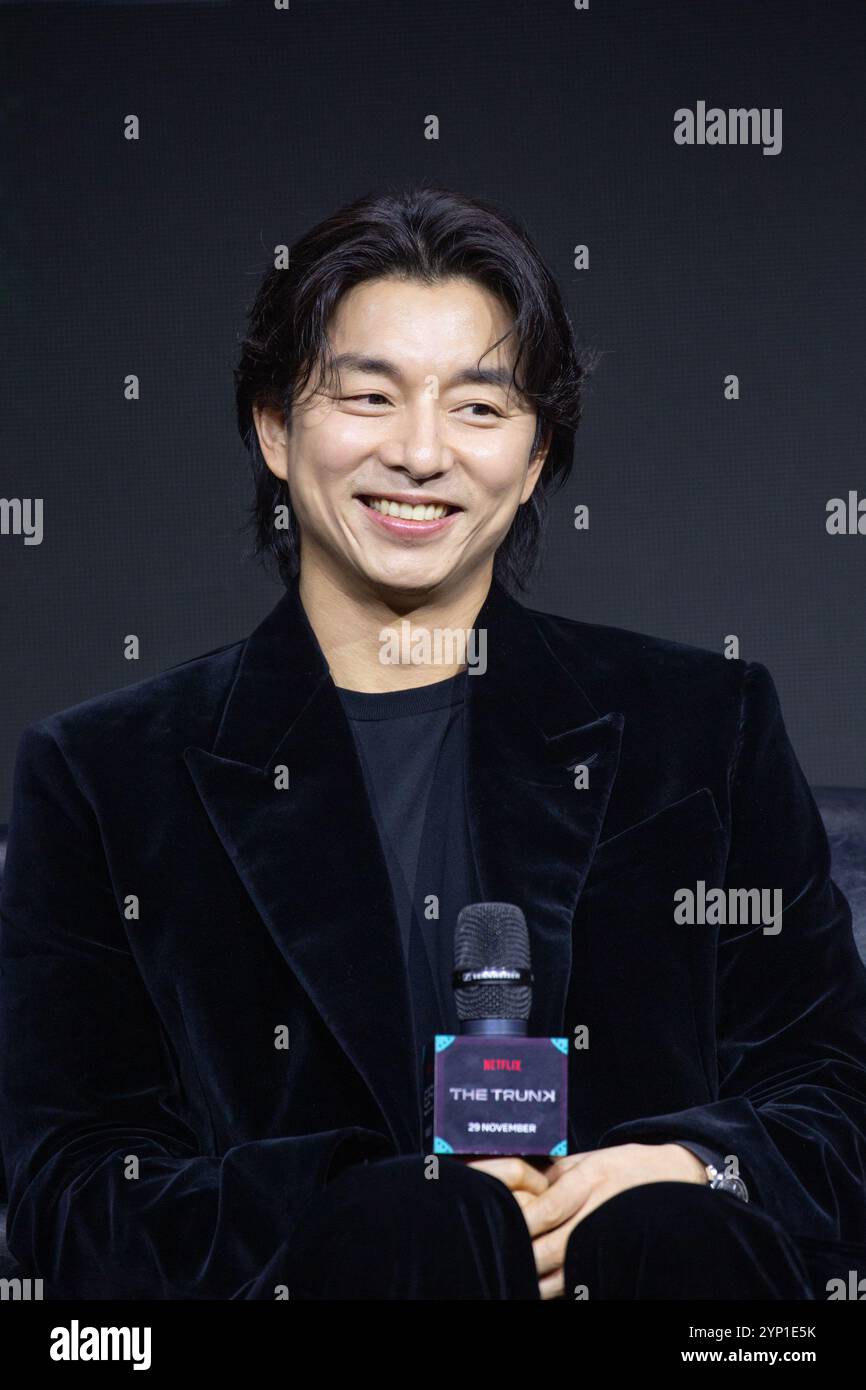 Gong Yoo, 26 novembre 2024: L'attore Gong Yoo partecipa a una conferenza stampa per la serie di melodramma "The Trunk" di Netflix a Seoul, Corea del Sud. Il melodramma misterioso in otto parti è basato sull'omonimo romanzo di Kim Ryeo-Ryeong e ruota intorno a una società segreta di servizi matrimoniali e ai suoi clienti. Crediti: Lee Jae-won/AFLO/Alamy Live News Foto Stock