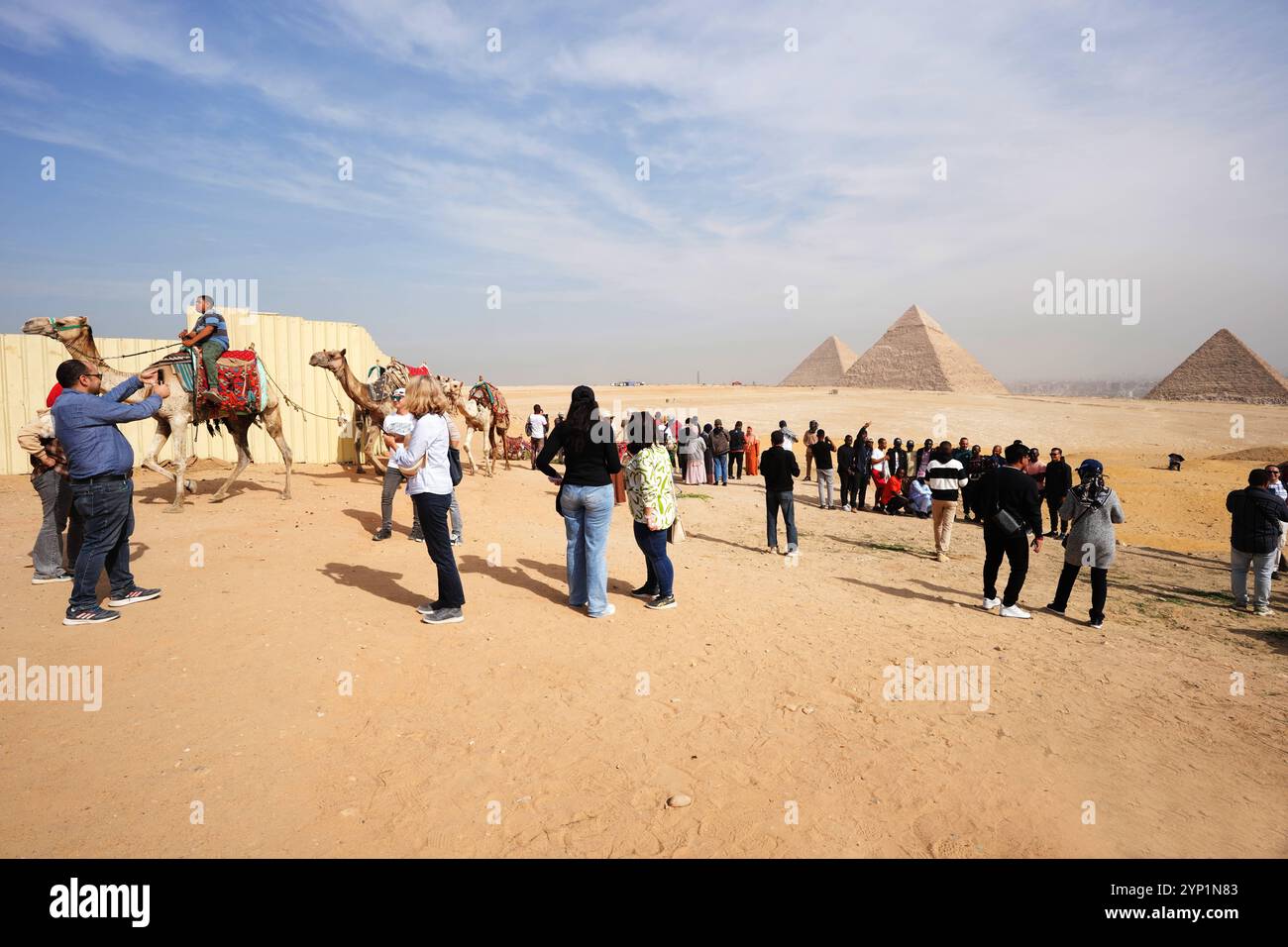 Kairo Ägypten, 20241124, Pyramiden, Giza, Gizeh, Grabanlagen *** Cairo Egitto, 20241124, piramidi, Giza, Giza, tombe Foto Stock