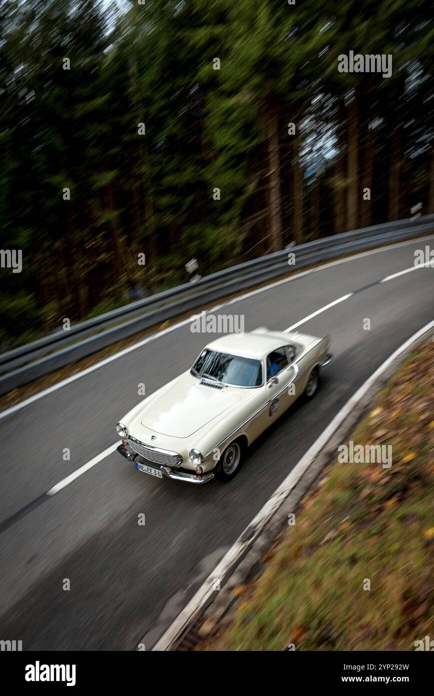 Classic Volvo P1800 alla Classic Car Race, Jochpass Oldtimer Memorial, Germania Foto Stock