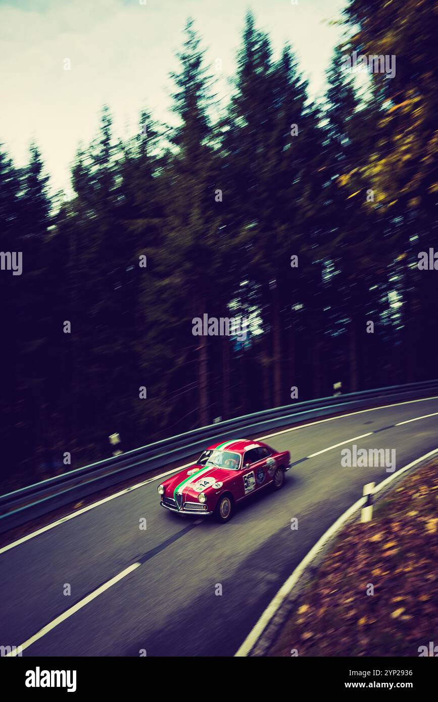 Classica Alfa Romeo Giulietta Sprint alla gara di auto d'epoca, Jochpass Oldtimer Memorial, Germania Foto Stock