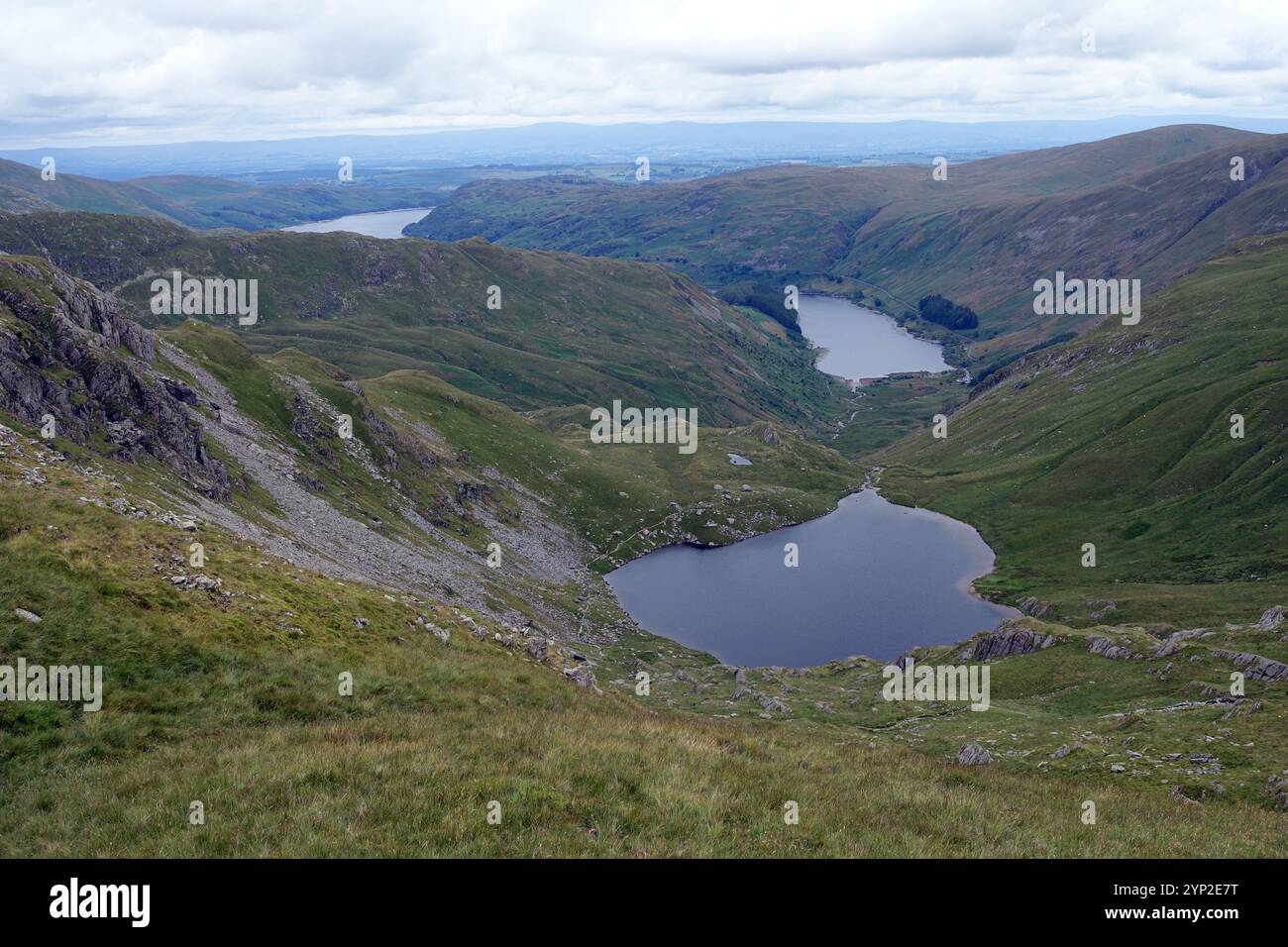 Small Water Lake e Haweswater Lake dal Wainwright 'Mardale Ill Bell' nel Lake District National Park, Cumbria, Inghilterra, Regno Unito Foto Stock