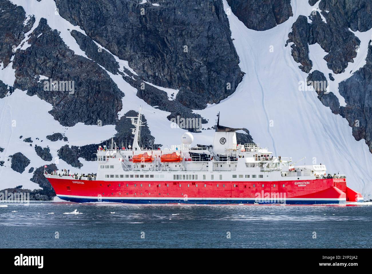 Expedition Ship Expedition che opera da Ushuaia, Argentina, alla penisola antartica in Antartide, Oceano meridionale, regioni polari Foto Stock