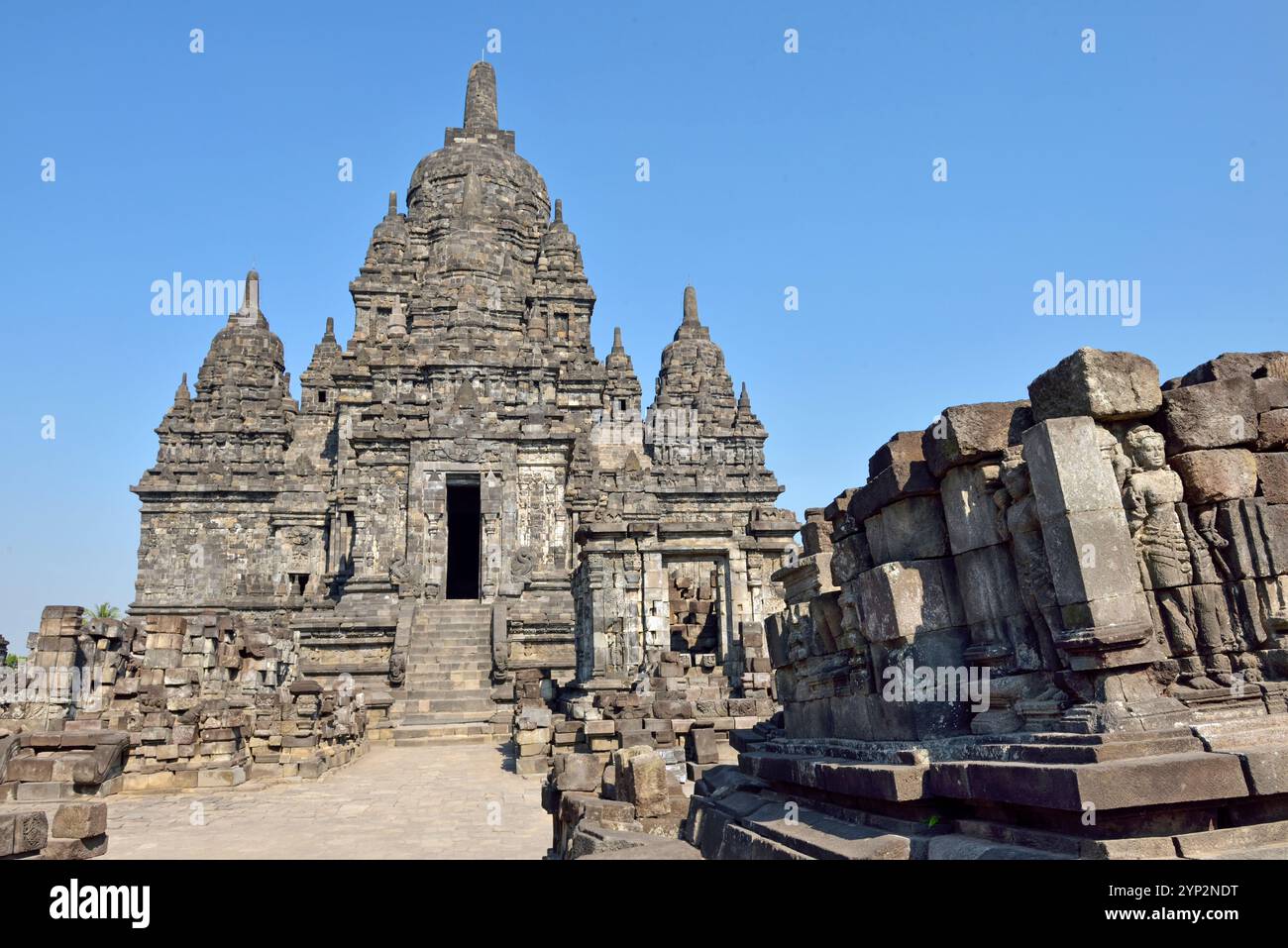 Sewu Temple Compound, tempio buddista dell'VIII secolo situato a nord dei complessi del tempio di Prambanan, regione di Yogyakarta, isola di Giava, Indonesia Foto Stock