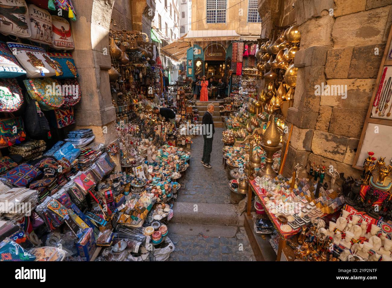 Mercato di Khan al-Khalili, Cairo, Egitto, Nord Africa, Africa Foto Stock