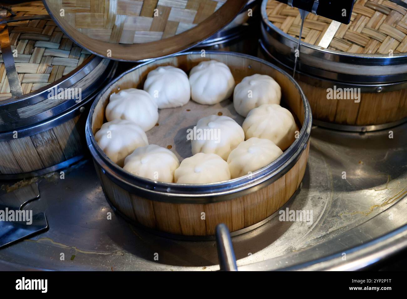 Vari Dim sum in ciotola al vapore di bambù, ho chi Minh City, Vietnam, Indocina, Sud-est asiatico, Asia, Asia Foto Stock