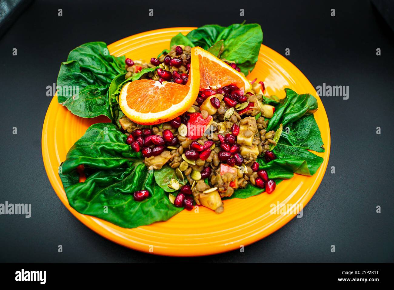 Insalata di spinaci con arance di mandarino Foto Stock