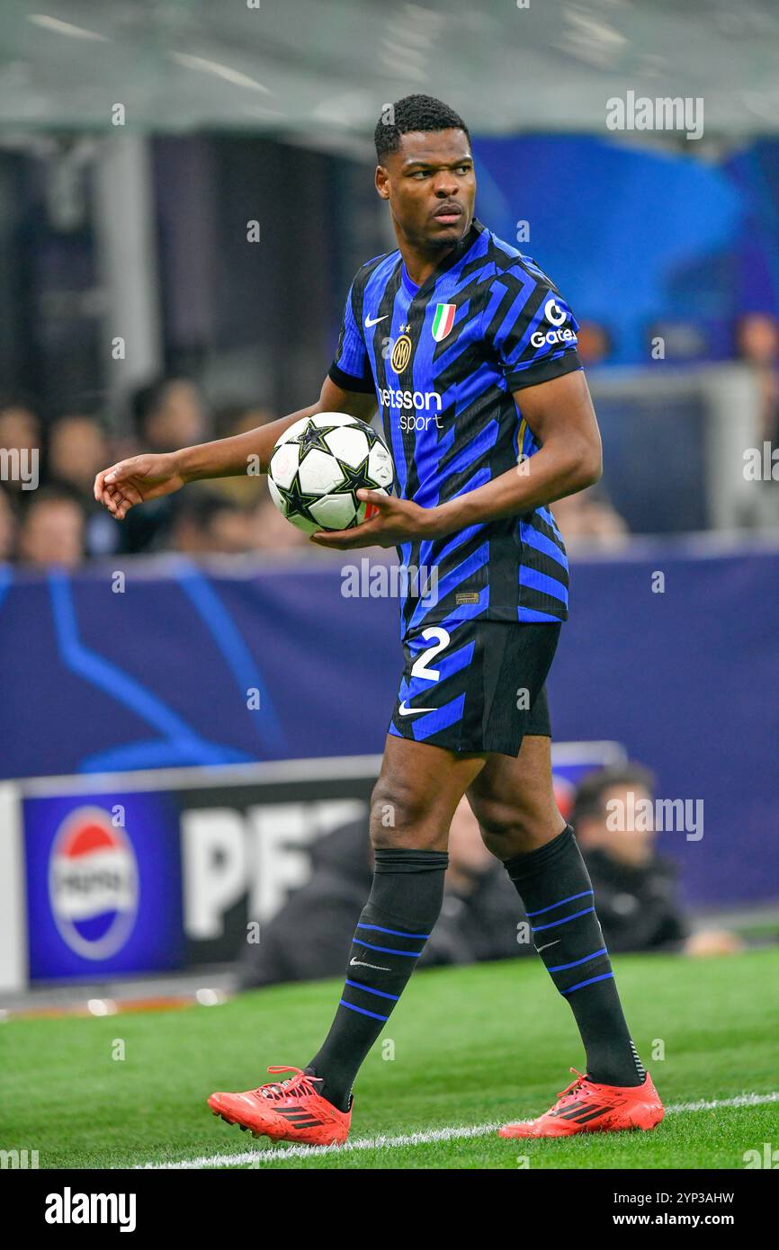 Milano, Italia. 26 novembre 2024. Denzel Dumfries (2) dell'Inter visto durante la partita di UEFA Champions League tra Inter e RB Lipsia al Giuseppe Meazza di Milano. Foto Stock