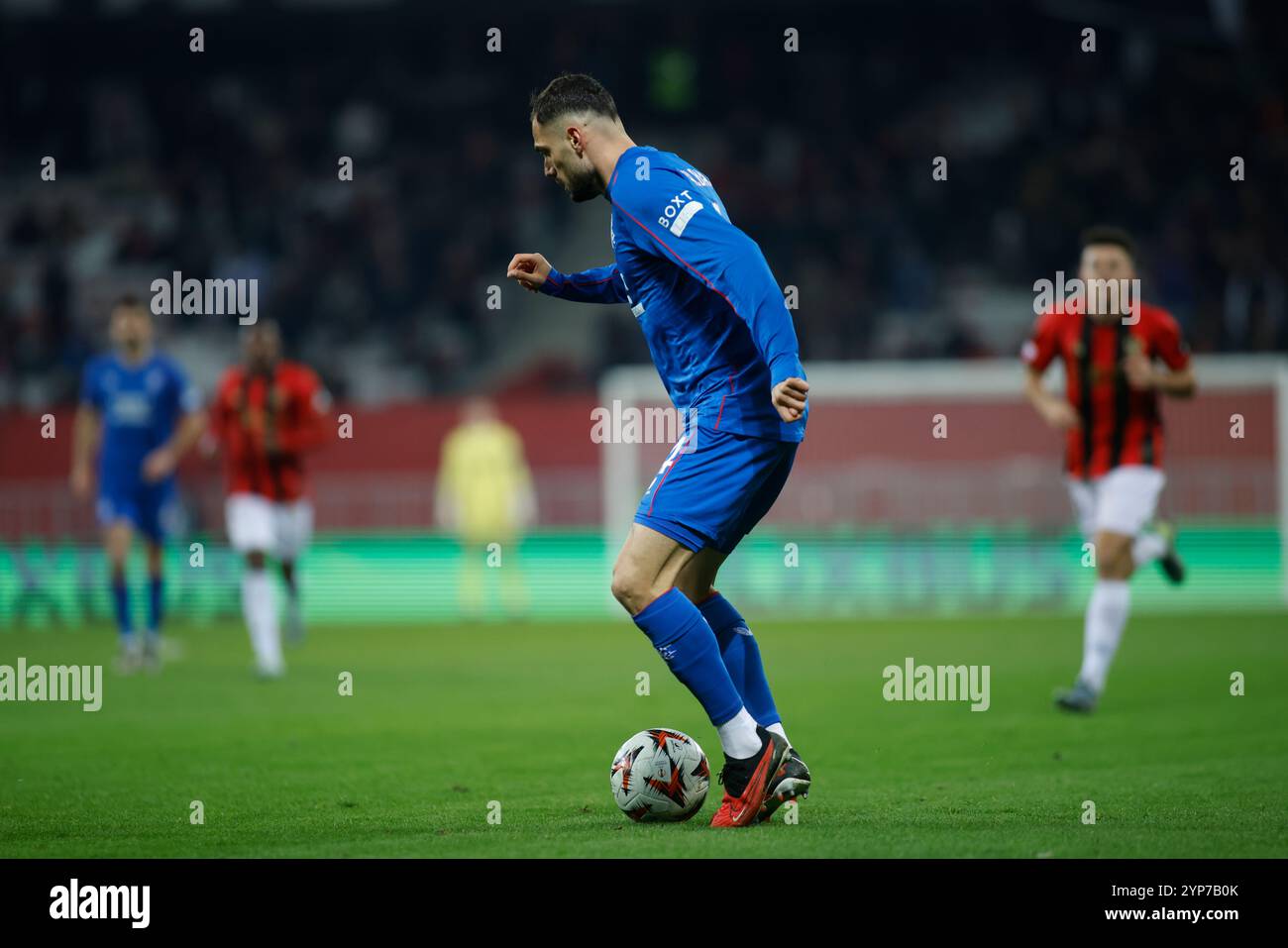 Bene, Francia. 28 novembre 2024. Nedim Bajrami allenatore dei Rangers FC durante la UEFA Europa League 2024/25, partita di calcio tra OGC Nice e Rangers FC il 28 novembre 2024 all'Allianz Riviera, Nizza, Francia, credito: Nderim Kaceli/Alamy Live News Foto Stock