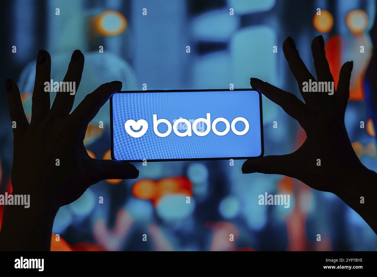 In questa immagine, il logo Badoo viene visualizzato sullo schermo di uno smartphone Foto Stock